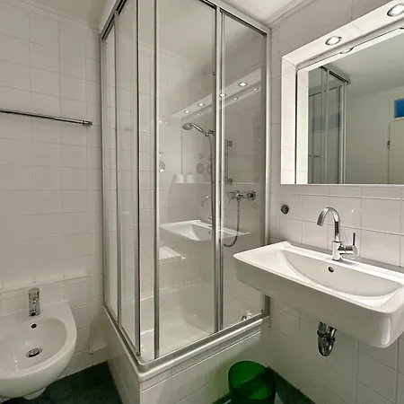 Metropol, Whg 28a, Seeseite 1og *